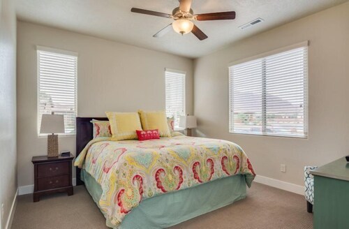 Luxury House, 6 Bedrooms (Poolside Oasis) - Guestroom