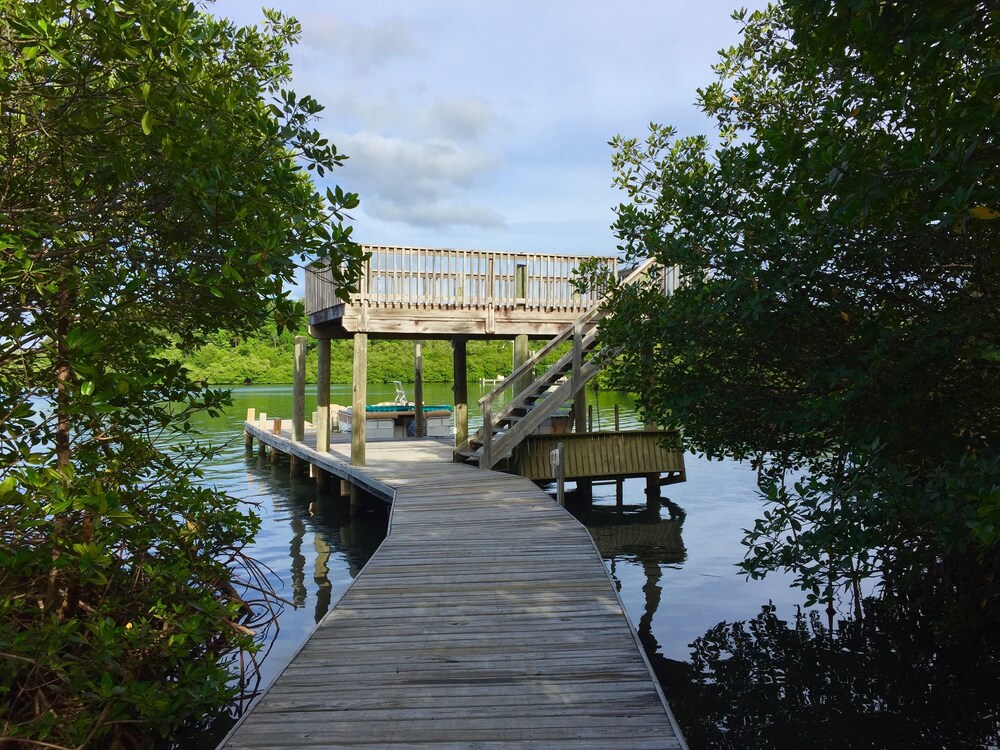 Dock