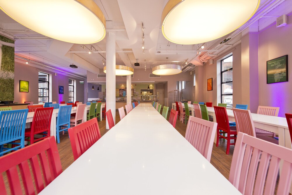 Food Court