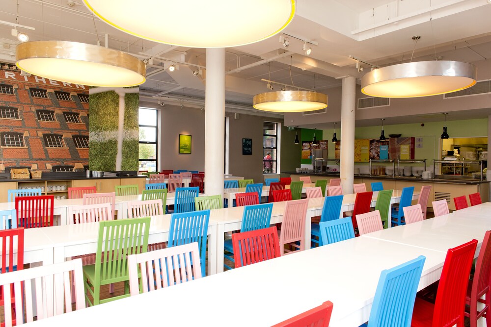 Food Court