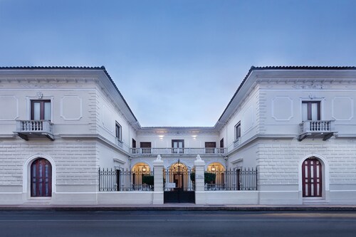 Hotel La Perla