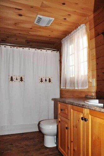Standard Chalet, 2 Bedrooms - Bathroom