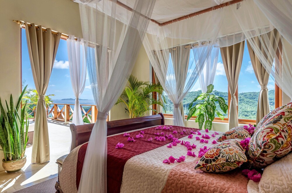 Luxury Villa, Multiple Bedrooms, Private Pool, Ocean View - Featured Image