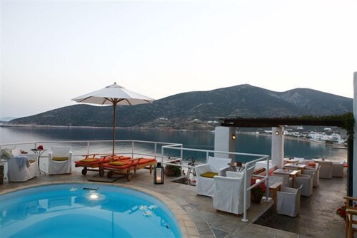Niriedes Hotel