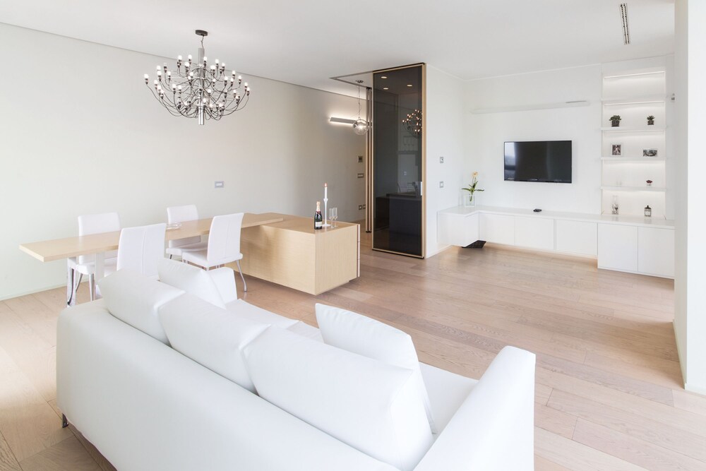 거실 (Suitelowcost Solaria 2 pax - Via Della Liberazione 15 )
