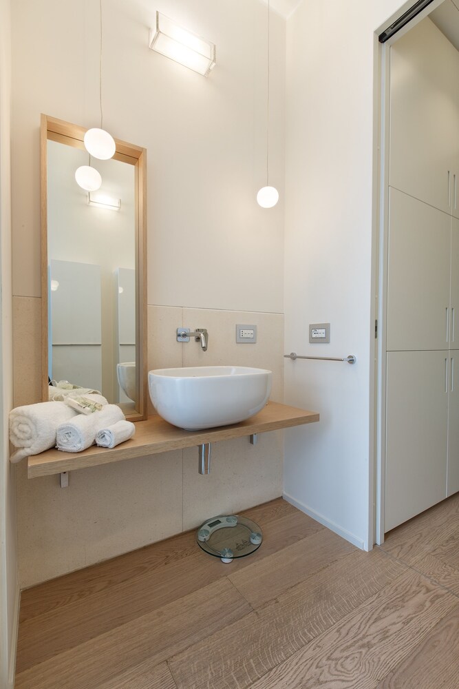 욕실 (Suitelowcost Solaria 6 pax (Via Della Liberazione 15 ))
