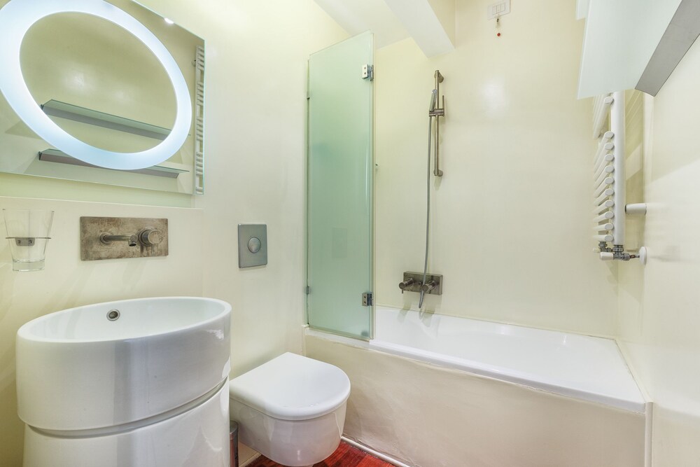 욕실 (Suitelowcost Marco Polo (Via Marco Polo 7))