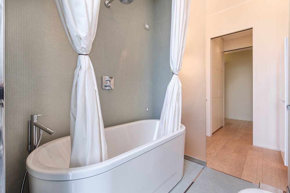 욕실 (Suitelowcost Solaria 6 pax (Via Della Liberazione 15 ))
