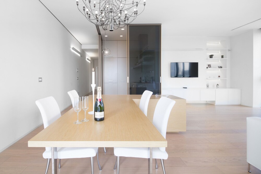객실 내 식사 (Suitelowcost Solaria 2 pax - Via Della Liberazione 15 )