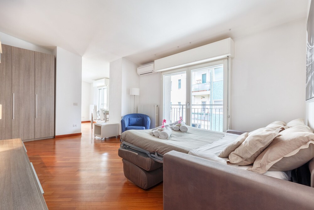 객실 (Suitelowcost Crispi Moscova (Via Francesco Crispi 5/A ))