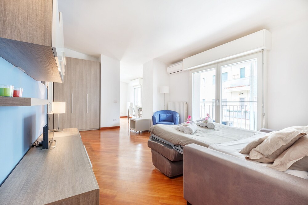 객실 (Suitelowcost Crispi Moscova (Via Francesco Crispi 5/A ))
