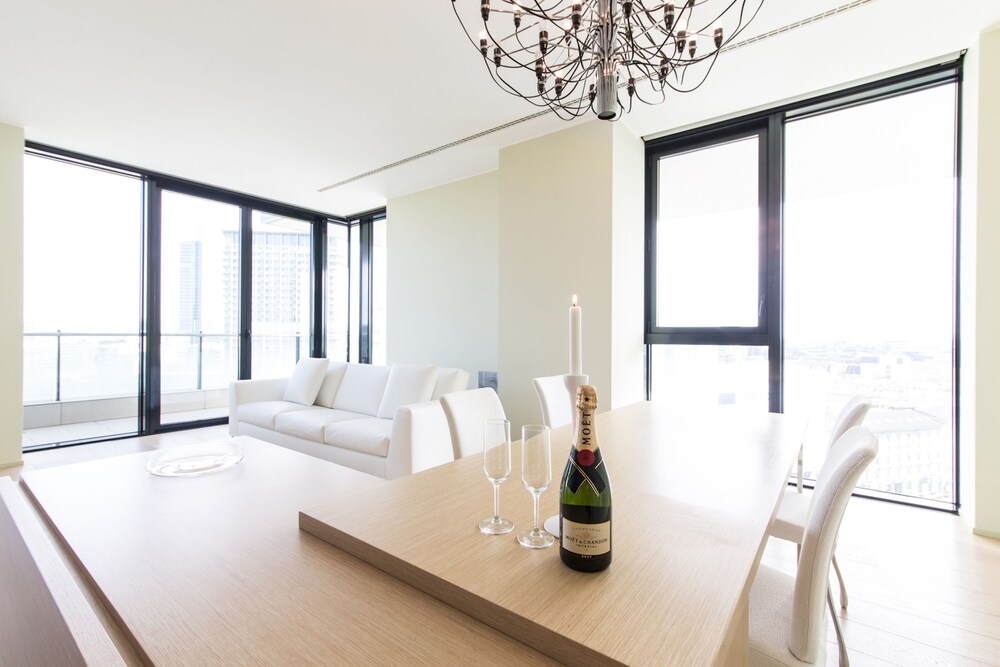 거실 (Suitelowcost Solaria 2 pax - Via Della Liberazione 15 )