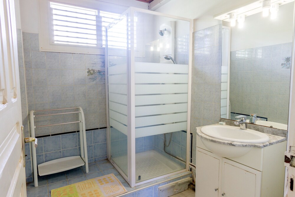 욕실 (APPARTEMENT 2 ( 2 Chambres Doubles))