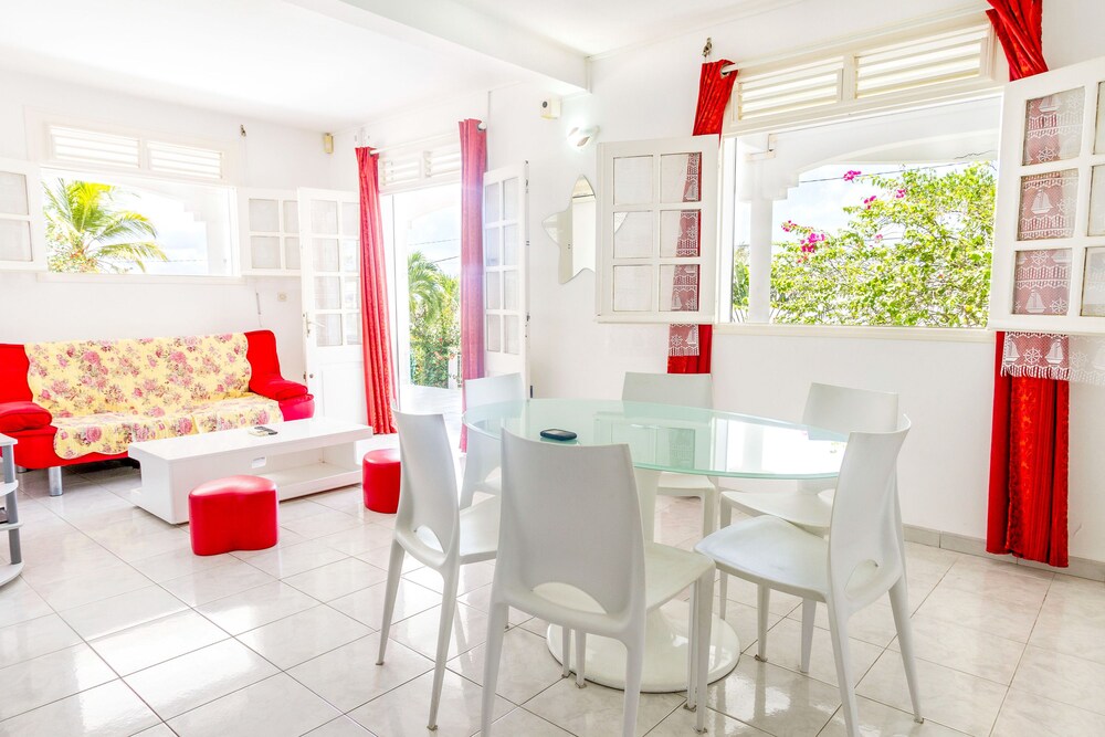 객실 내 식사 (APPARTEMENT 2 ( 2 Chambres Doubles))
