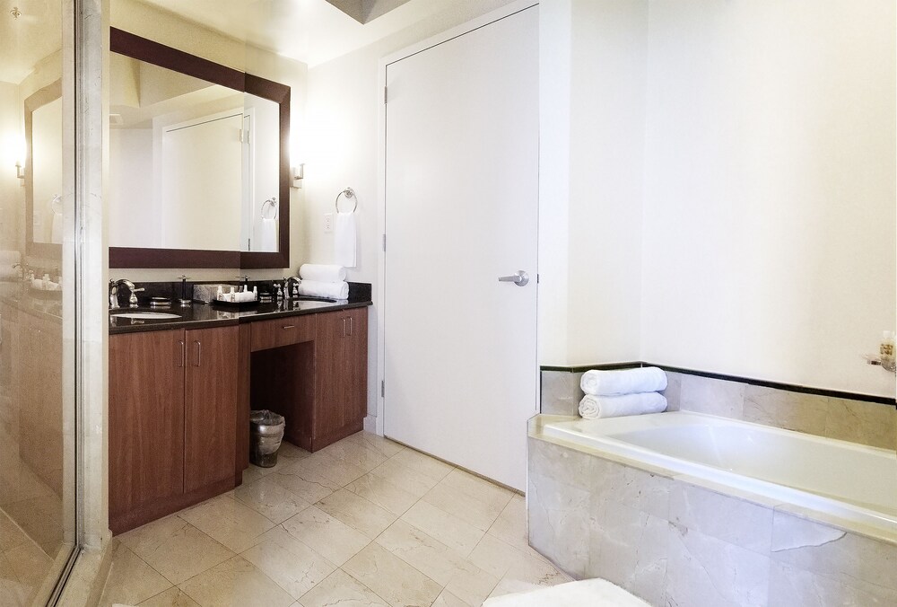 욕실 (Oceanview 1 Bedroom Suite XE)