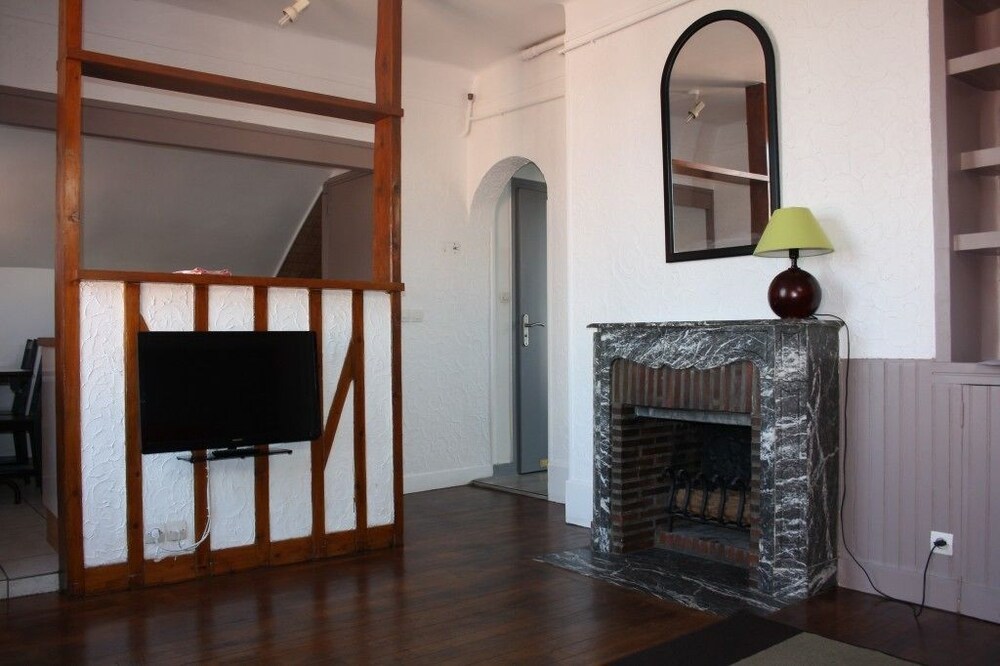 거실 (Appartement 1er etage, 3 pieces, 5 rue de la Liberte 94800 Villejuif)