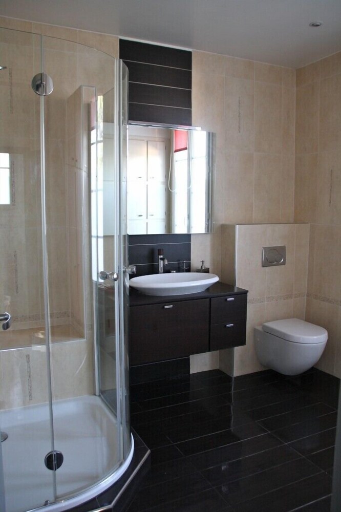 욕실 (Verdun Duplex Appartement (5 personnes) 57 rue de verdun 94800 Villejuif)