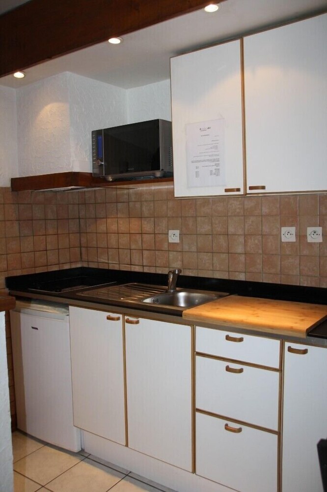 객실 내 간이 주방 (Topaze Studio (2 personnes) 6 rue de la liberte 94800 Villejuif)