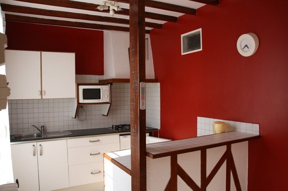 객실 내 주방 (Appartement RDC 3 pieces 5 rue de la liberte 94800 Villejuif )