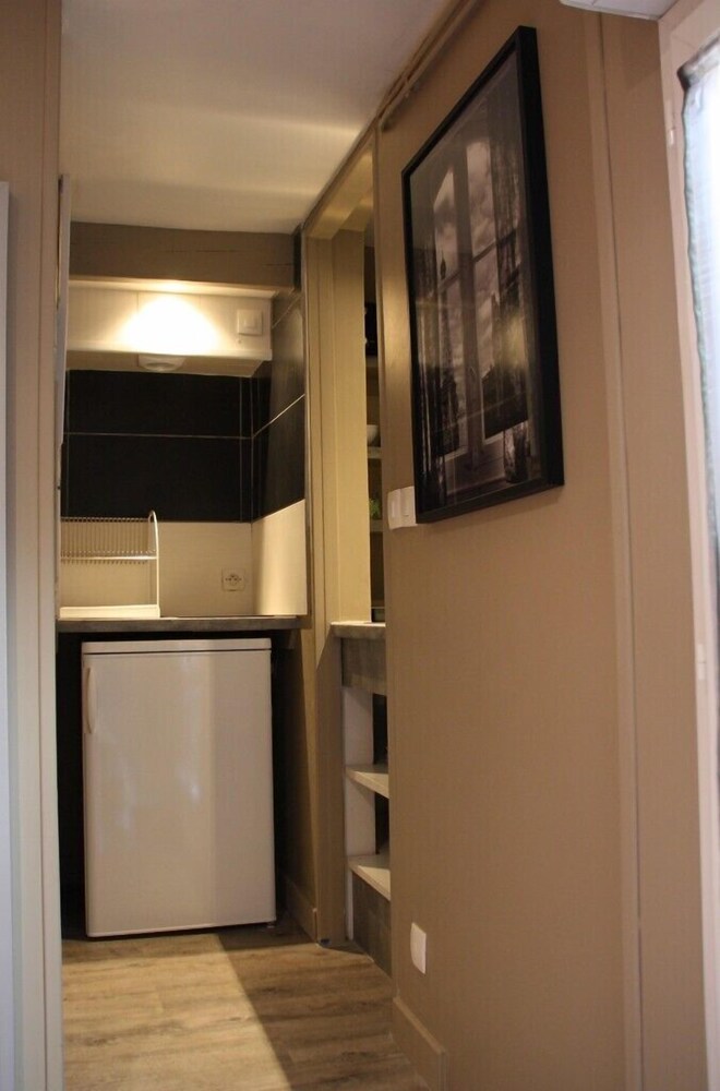 객실 내 간이 주방 (Studio IRIS (1 personne) 6 rue de la liberte 94800 Villejuif)