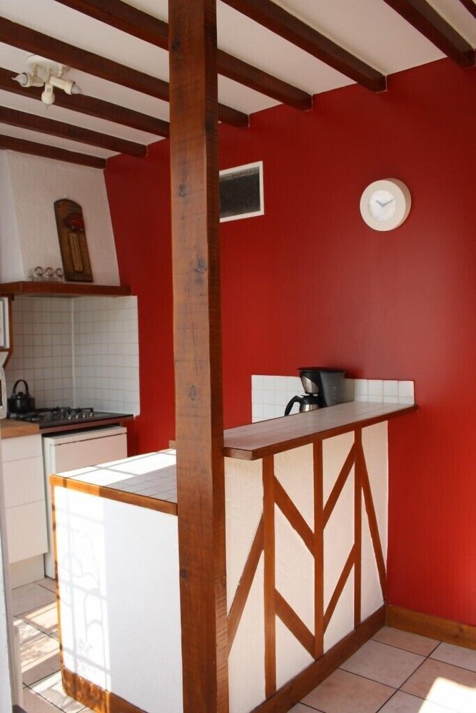 객실 내 주방 (Appartement RDC 3 pieces 5 rue de la liberte 94800 Villejuif )