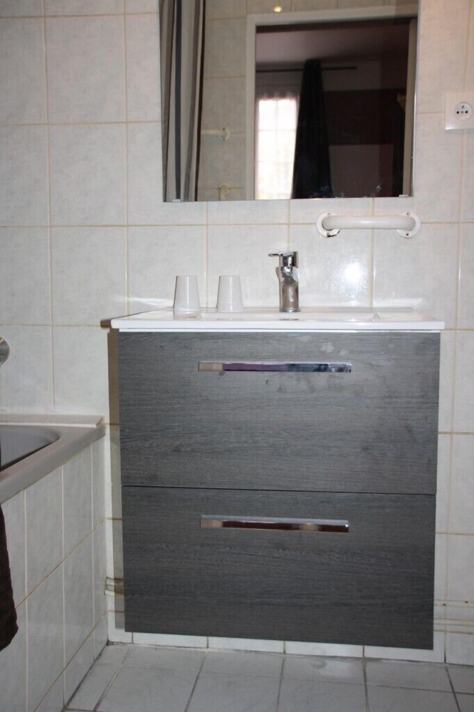 욕실 (Appartement RDC 3 pieces 5 rue de la liberte 94800 Villejuif )