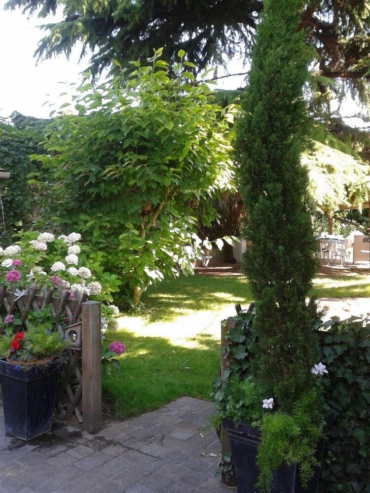 정원 (Verdun 2 Appartement (6 personnes) 57 rue de verdun 94800 Villejuif)