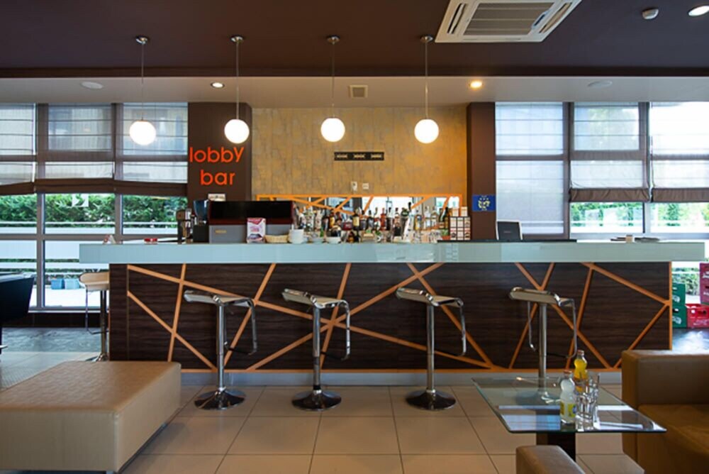 Hotel Bar