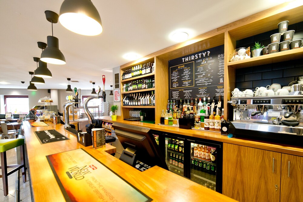 Hotel Bar