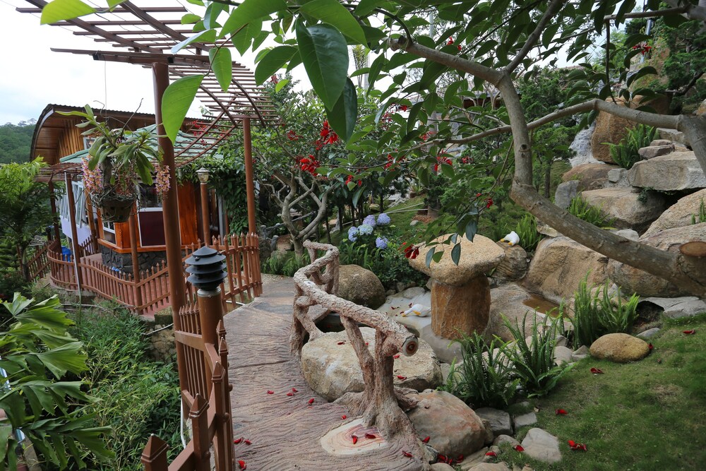 Quang cảnh vườn
