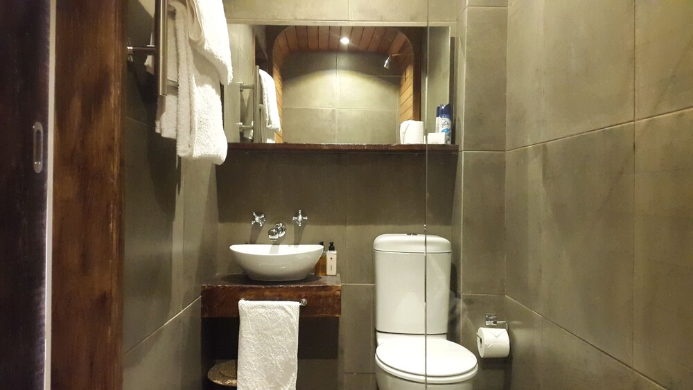 욕실 (The Nook Studio - Double room studio)