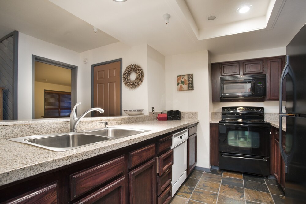 Apartment, 2 Bedrooms - In-Room Dining