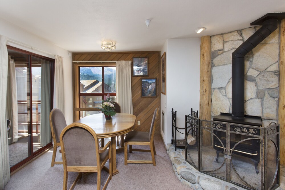 Standard Apartment, 1 Bedroom - In-Room Dining