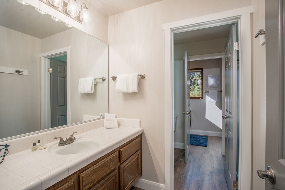 Deluxe Loft, 3 Bedrooms - Bathroom