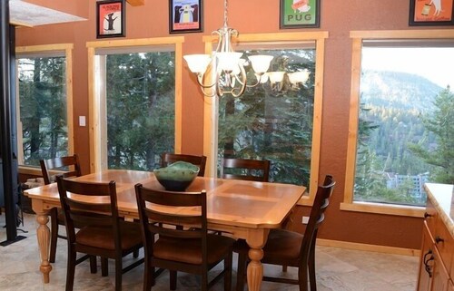 Deluxe Apartment, 2 Bedrooms - In-Room Dining