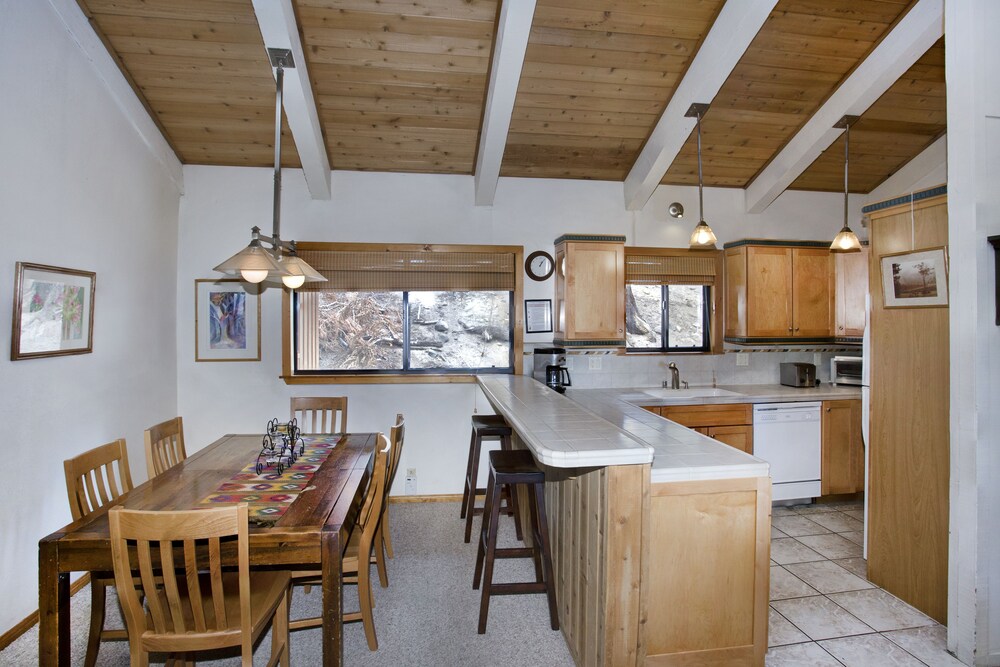 Luxury Apartment, 2 Bedrooms - Private Kitchen