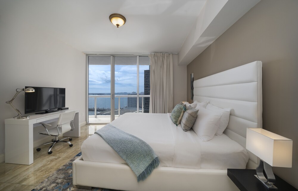 Deluxe Two Bedroom Ocean View - Guestroom