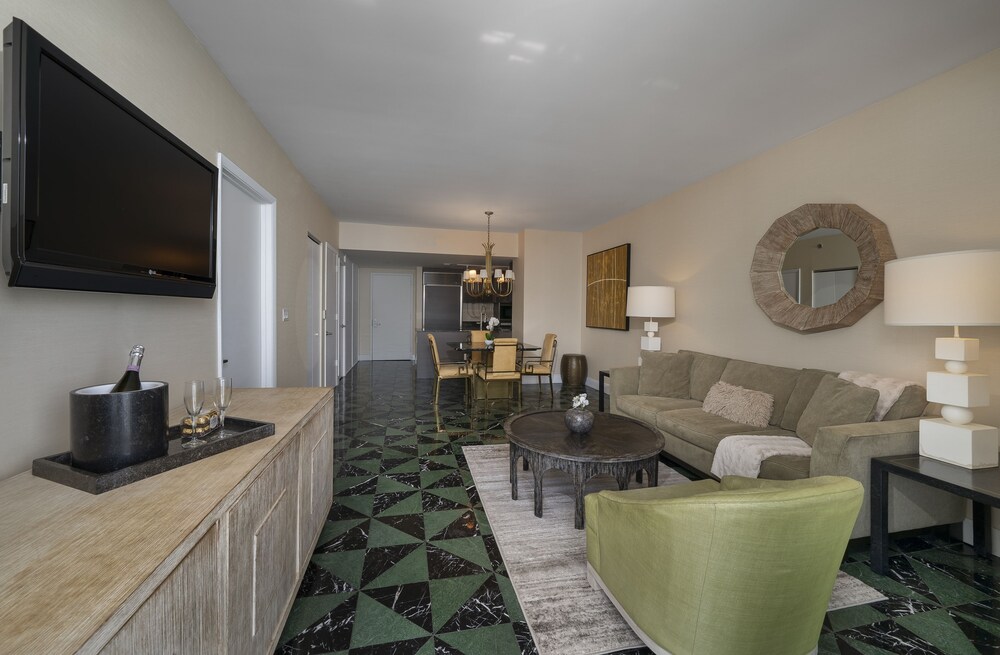 W Deluxe Two Bedroom Ocean View - Living Area