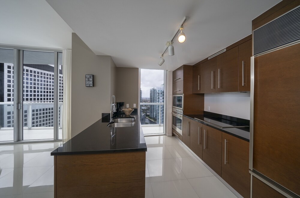Presidential Suite, Ocean View - In-Room Kitchen