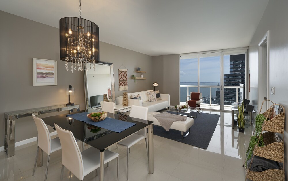 Deluxe Two Bedroom Ocean View - Living Area