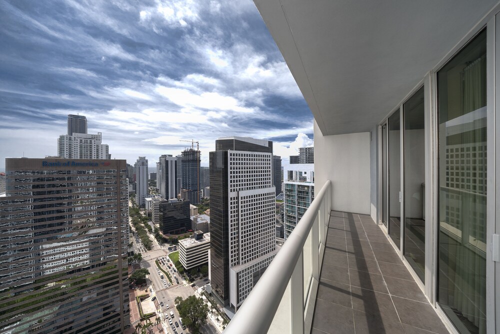 W Deluxe Two Bedroom Ocean View - Balcony View