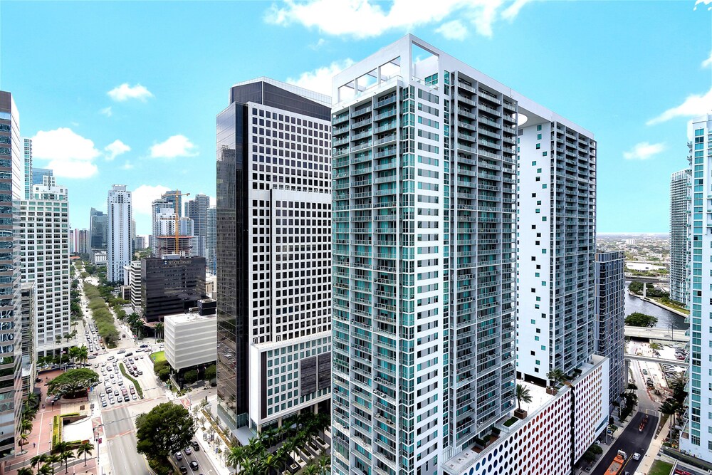 Luxury Condo, 1 Bedroom, River View - Guestroom View