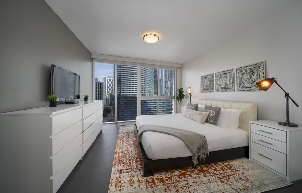 Presidential Suite, River & City View - Guestroom