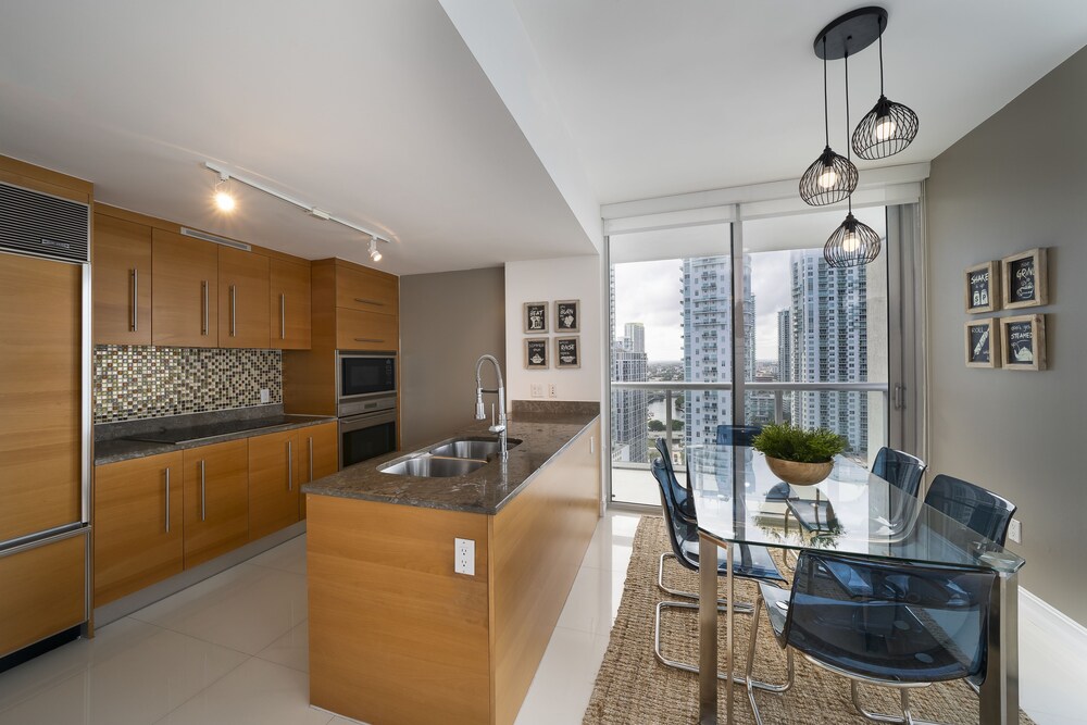 Presidential Suite, River & City View - In-Room Kitchen