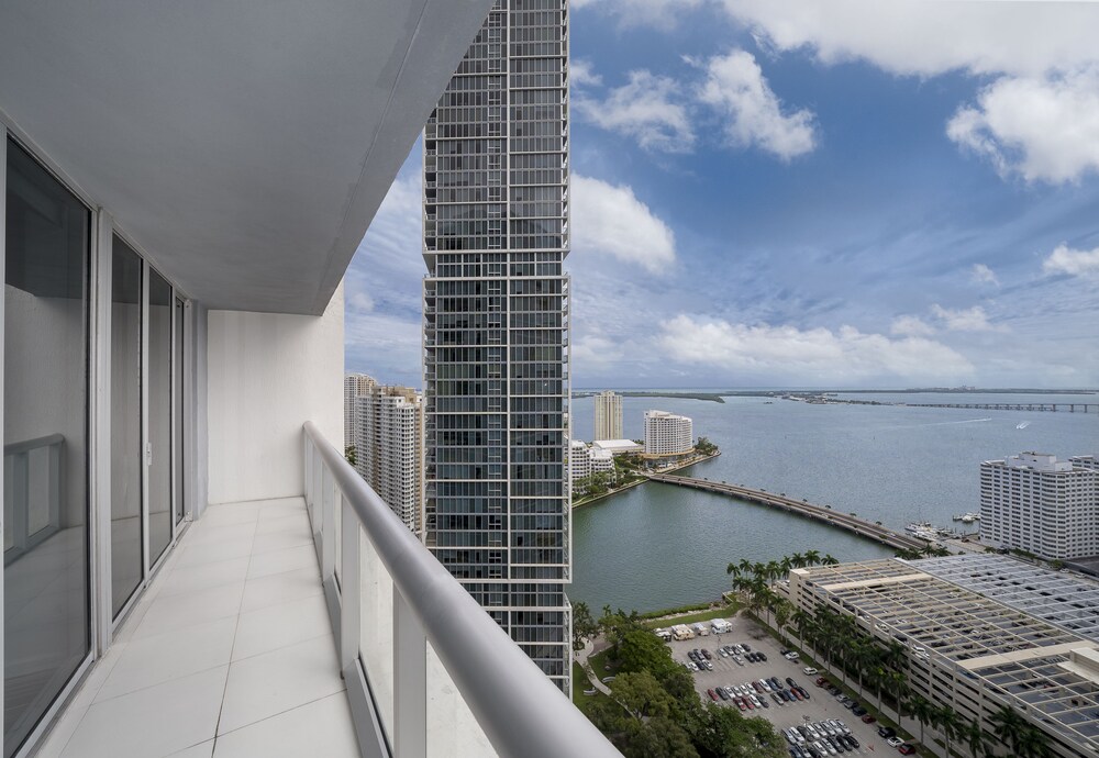 Deluxe Two Bedroom Ocean View - Balcony View