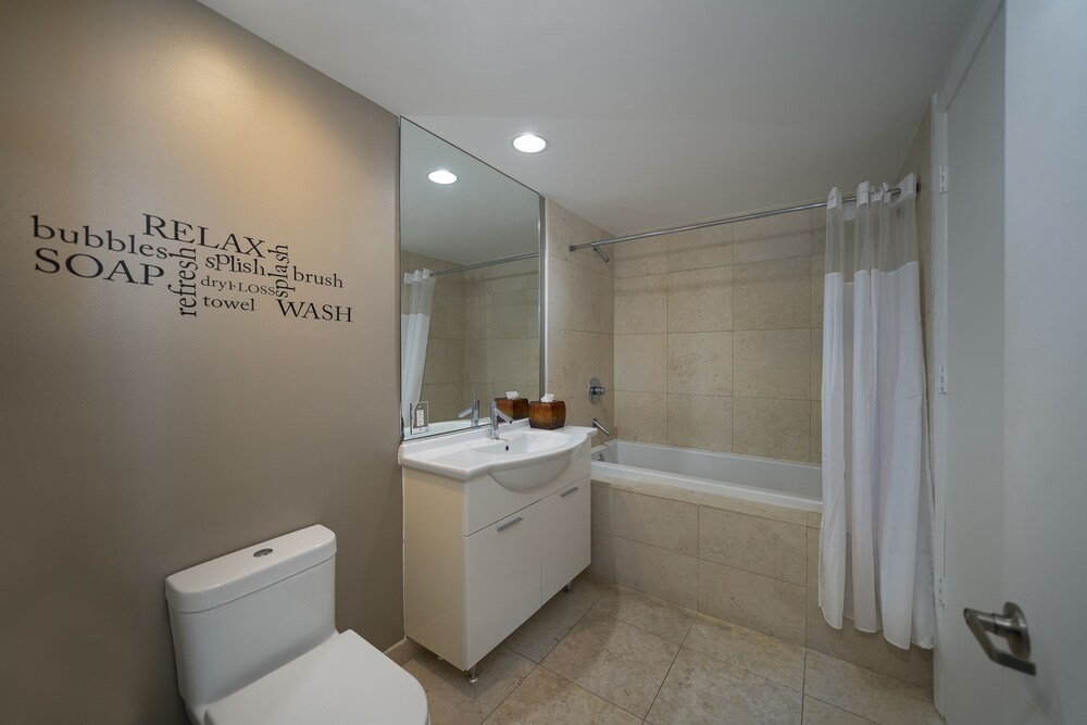 Luxury One Bedroom Ocean View - Bathroom
