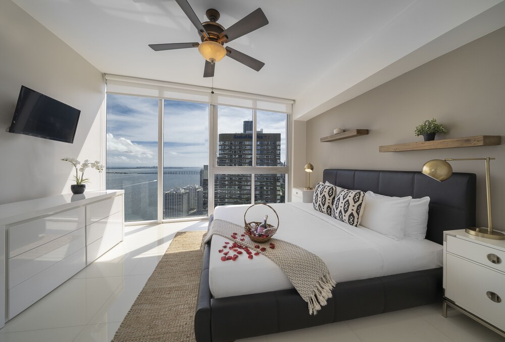 Presidential Suite, Ocean View - Guestroom