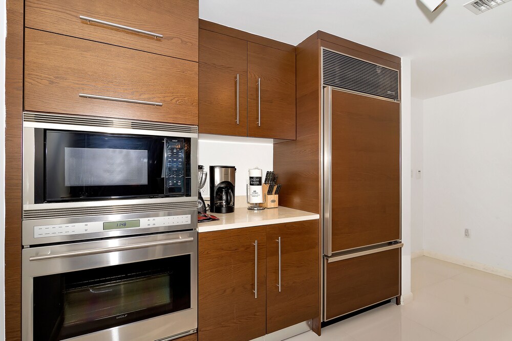 Luxury Condo, 1 Bedroom, River View - In-Room Kitchen