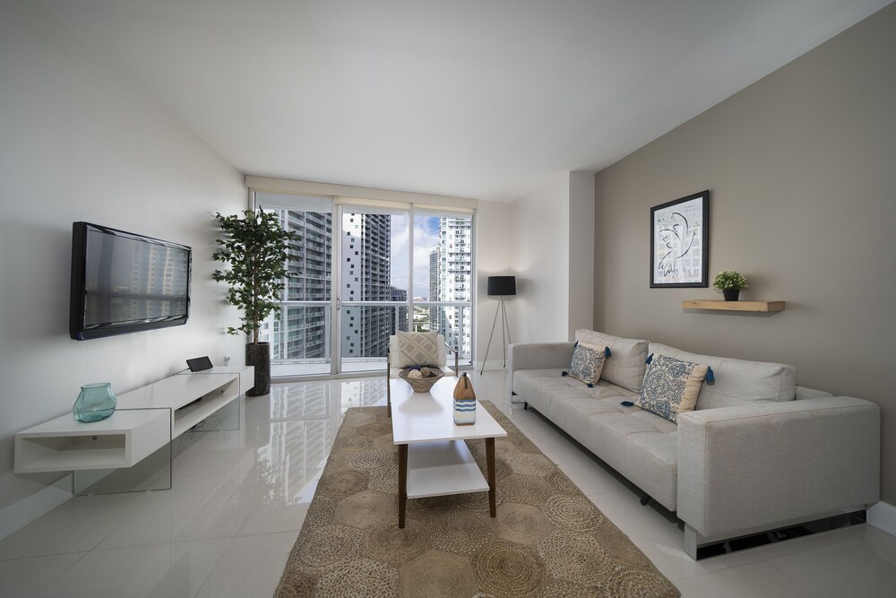 Luxury One Bedroom River & City View - Living Room