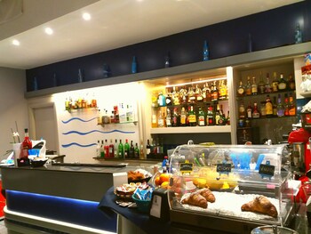 Hotel Lounge